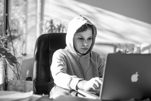 Cómo Fomentar el Aprendizaje Colaborativo en Línea Efectivamente
